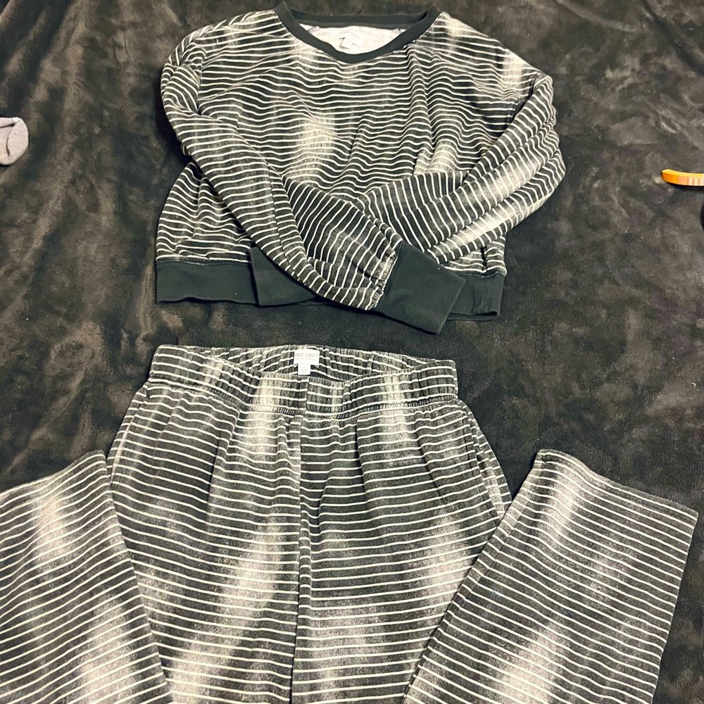 True Craft Matching Lounge Wear Set